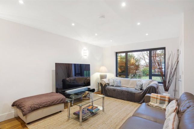 53, Dulwich Wood Avenue, London photo 2