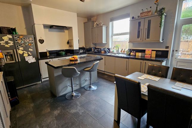 41, Flanshaw Lane, WAKEFIELD photo 4