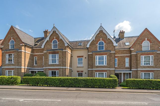 Thumbnail Flat to rent in Greenwich Court, St Leonards Road, Windsor