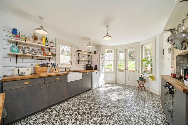 13, Ommaney Road, London photo 5