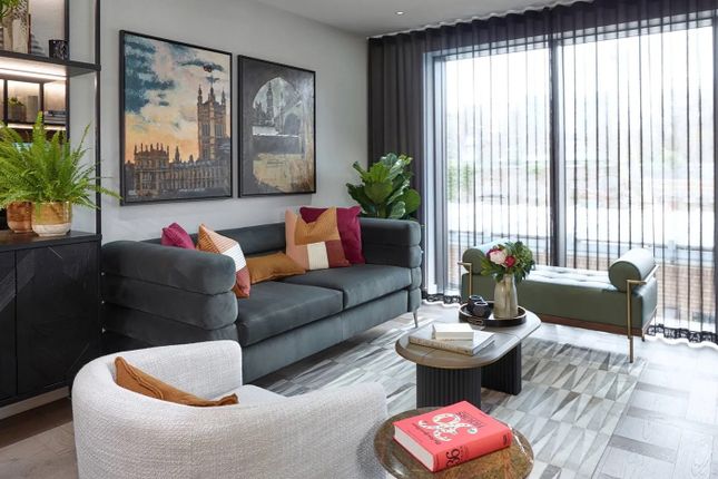1-bed flat on Saffron Gardens, London, £750,000