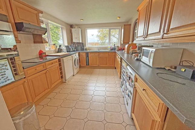 33, Hart Close, Rugby photo 4