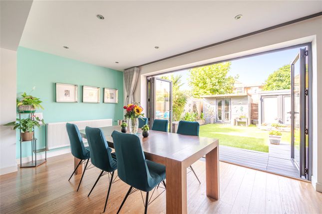 7, Denton Grove, Walton-On-Thames photo 4