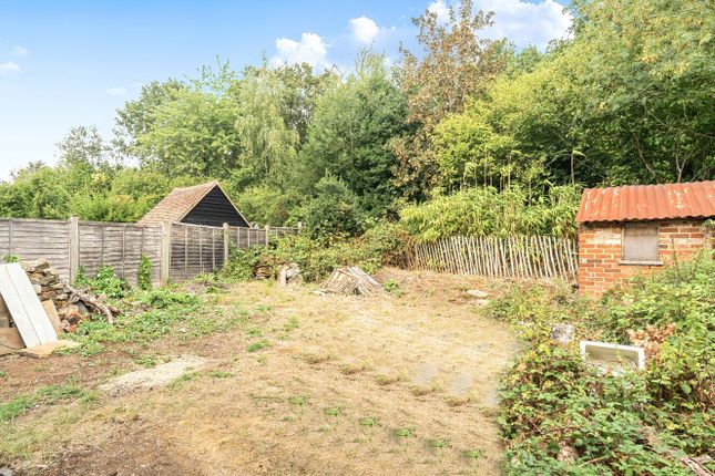 14, Oxted Green, Godalming photo 4