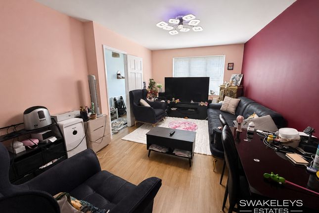 3, Buckland Court, Uxbridge photo 3