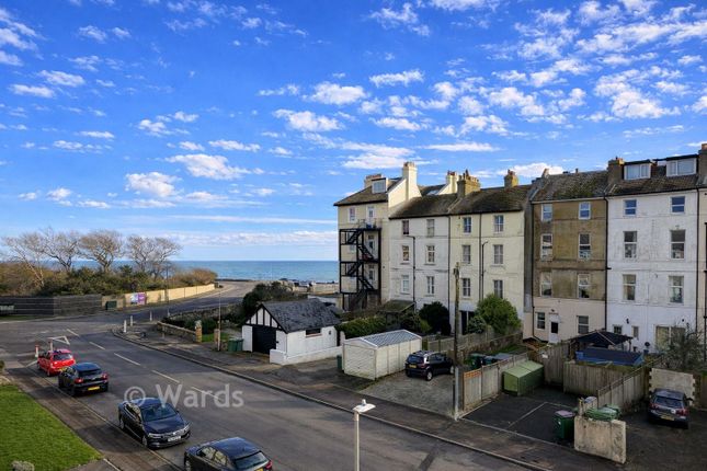 Hume Court, South Road, Hythe photo 2