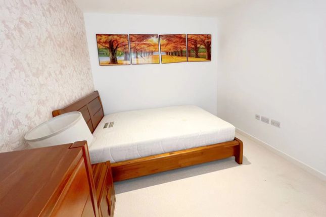 Town house to rent in Ottley Drive, London