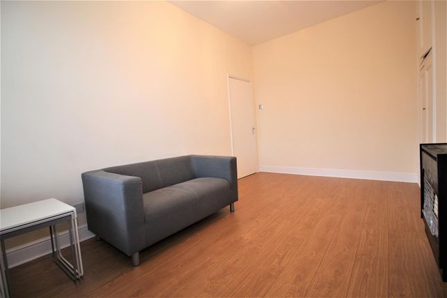 Flat 4, 5 Evington Road, Leicester photo 3
