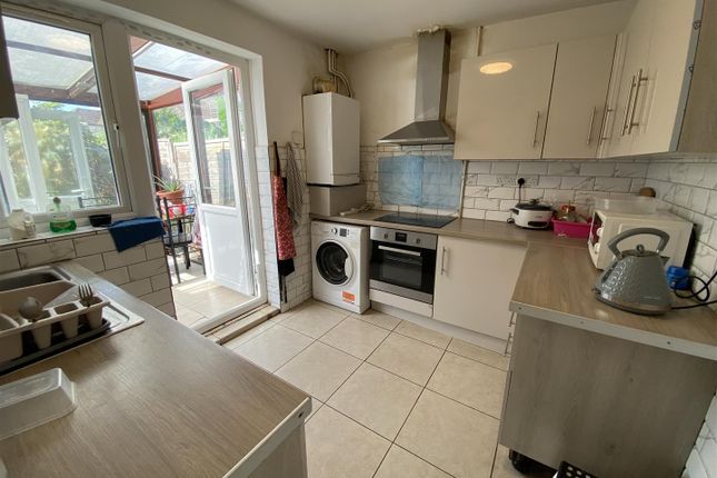 Arden Crescent, Dagenham photo 4