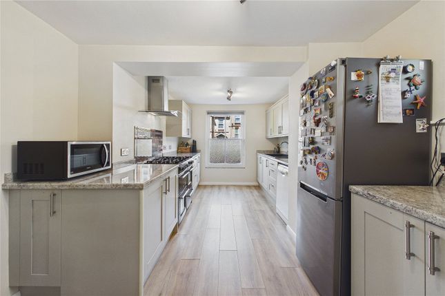16, Broad Park Avenue, Devon photo 5