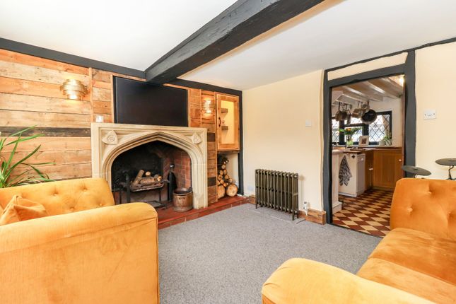 Blackwell Hall Cottage, 12, Latimer Road, Chesham photo 2