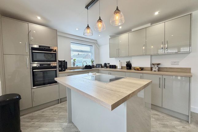 14, Kirkby Avenue, Leeds photo 3