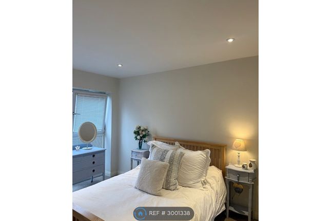 Flat, Princess Road East, Leicester photo 5