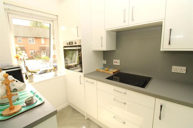 23, Inglewood, The Spinney, Swanley photo 4