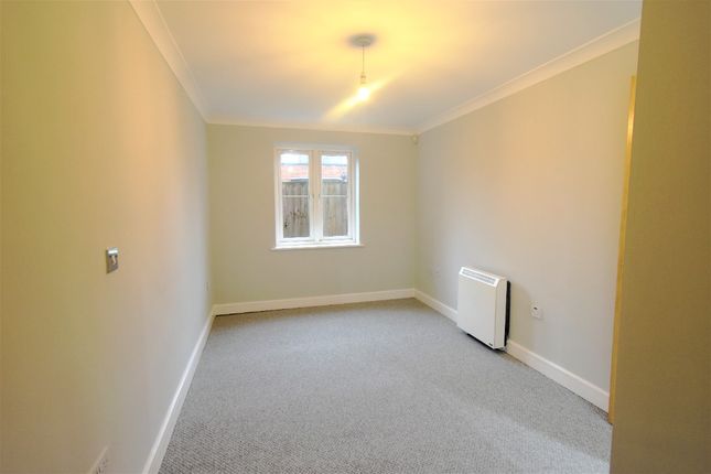 Flat 6, Kingfisher Court, Thwaite Street, Cottingham photo 4