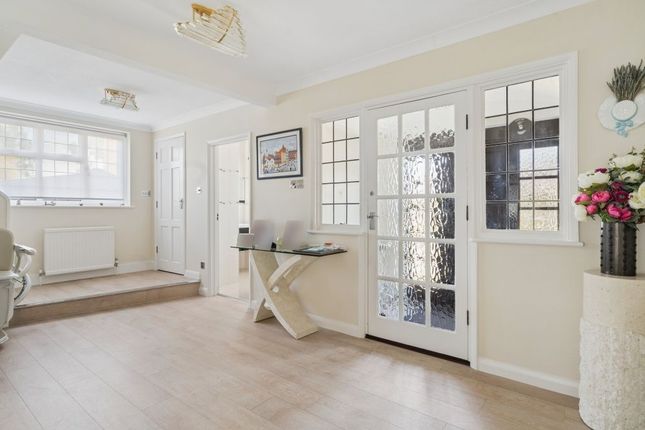 6, Beechen Grove, Pinner Village photo 2