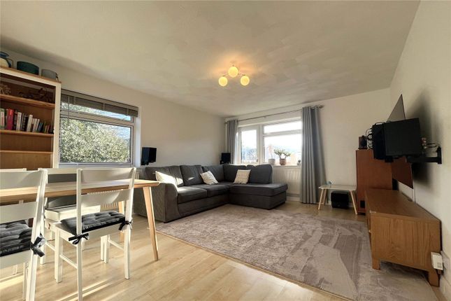 25, Elleray Court, Surrey photo 2