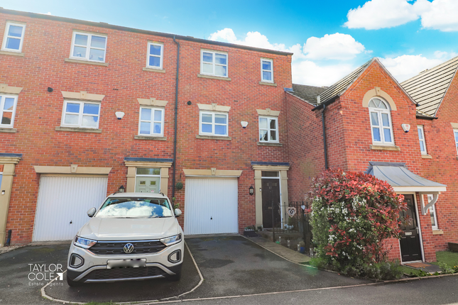 Town house for sale in Lowes Drive, Tamworth