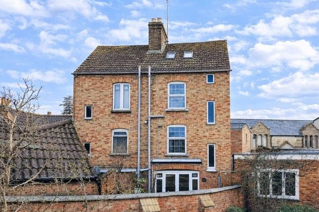 6, High Street, Wellingborough photo 2