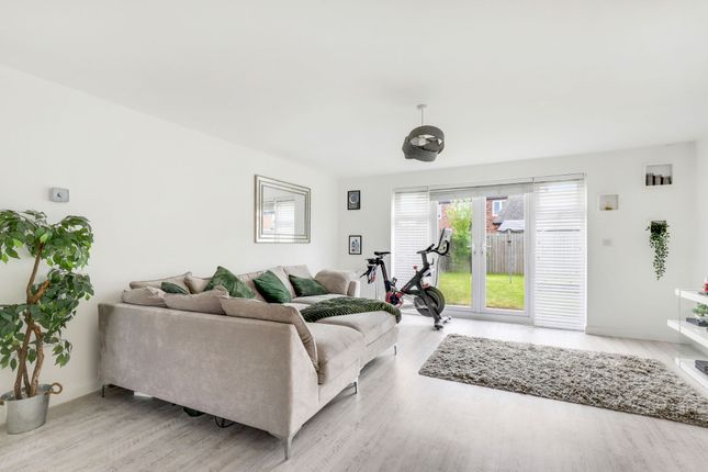 3 Lupin Close, Nottingham photo 4