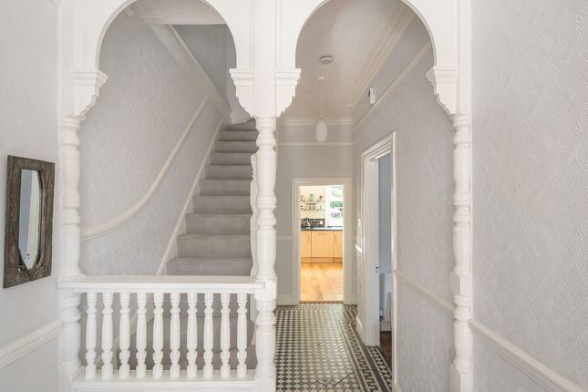 4, Larch Road, London photo 2