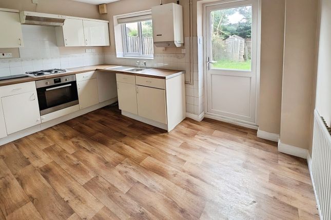 104, Couzens Close, Bristol photo 3