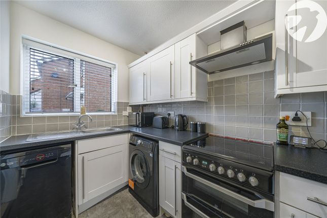7, Sutherland Close, Kent photo 4