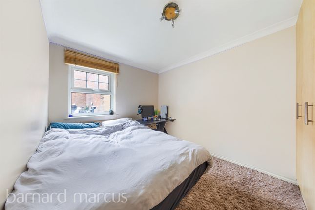 Flat for sale in Crunden Road, South Croydon