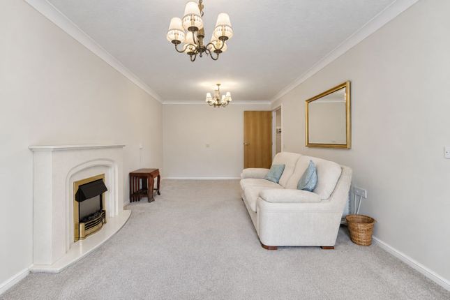 32 Aspley Court, Warwick Avenue, Bedford photo 4