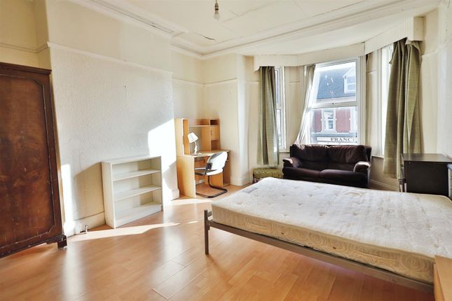 Manor House Road, Newcastle Upon Tyne photo 5