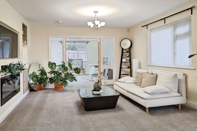 51, Western Way, Ryton photo 2