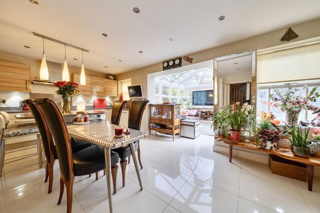 26, Sandy Lane, Surrey photo 3