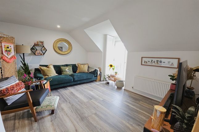 133 Shimbrooks, Great Leighs, Chelmsford photo 3
