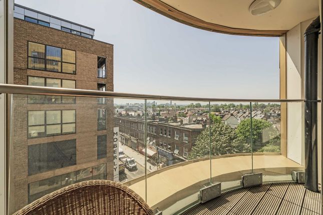 Flat 17, 7, Banister Road, London photo 3