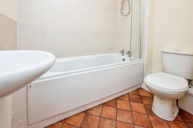17, Water Croft, Worcester photo 5