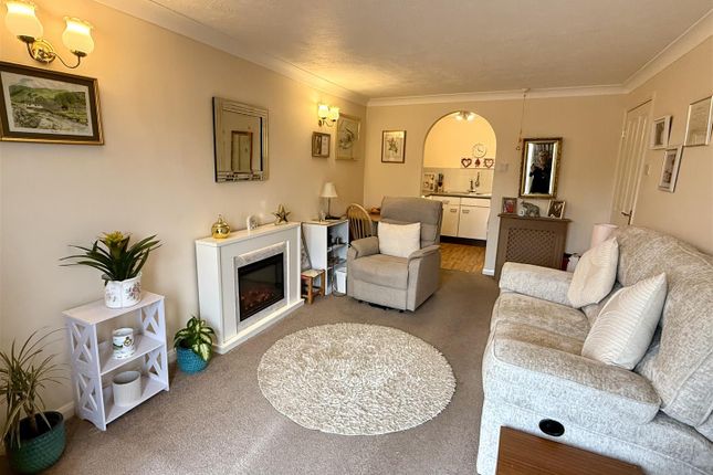 35, All Saints Court, Market Weighton photo 3