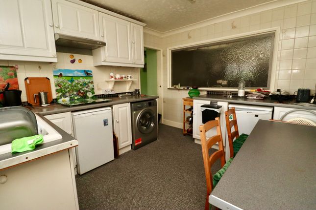 16, Woodland Avenue, Lincoln photo 2