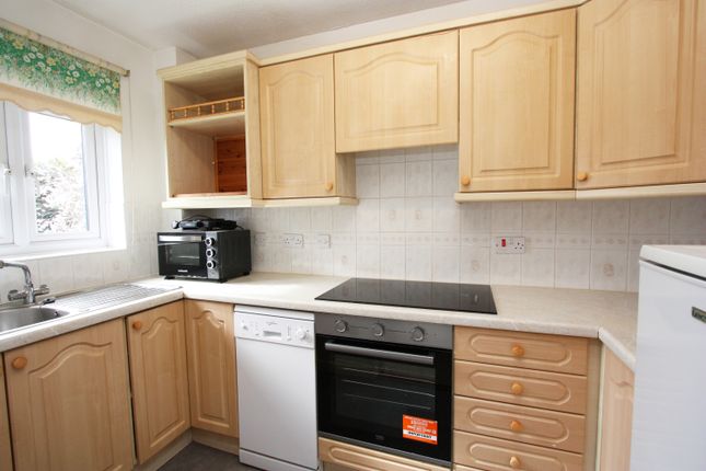 45, Parsonage Court, Highworth, Swindon photo 2