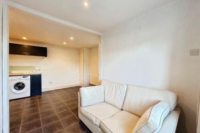 Flat 4, Lilliput Complex, St. Ives Road Carbis Bay photo 4