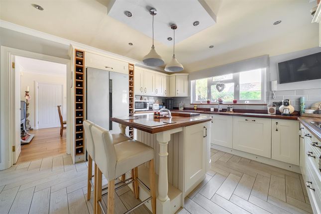 Maple House, Studley Lane, Calne photo 4