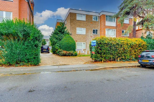 1-bed flat on Highland Road, Bromley, £180,000