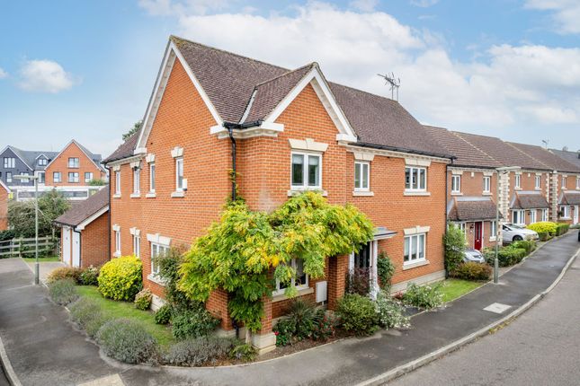 Thumbnail Detached house for sale in Juniper Close, Oxted