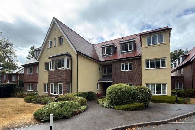 2-bed flat on Flat 41 Ashcroft Place, Epsom Road, Leatherhead, Surrey, KT22 8RJ, £130,000