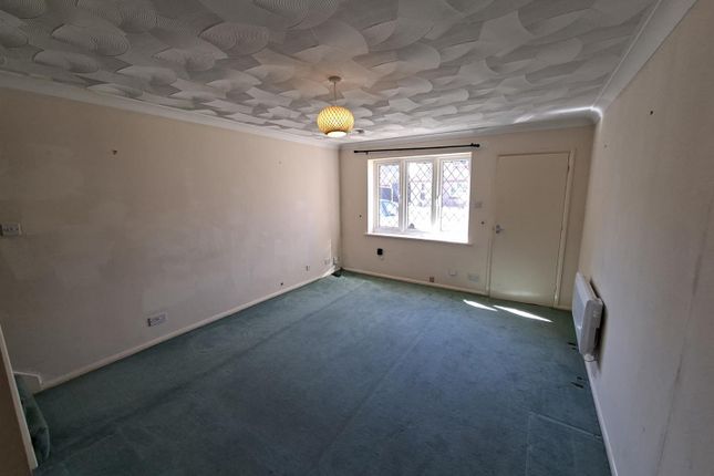 19, Caldbeck Close, Peterborough photo 4