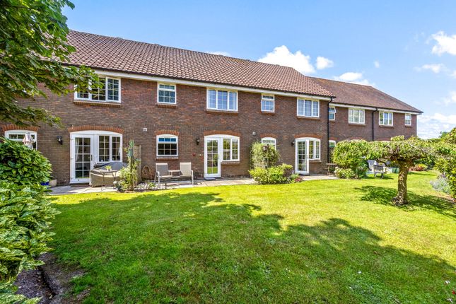27 Chanctonbury Walk, Pulborough photo 3