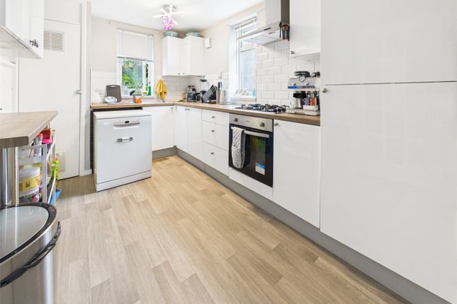 20, Elgar House Kneller Road, Twickenham photo 4