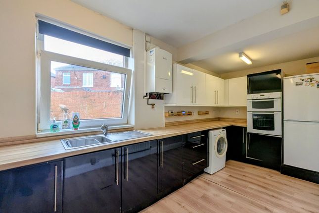 12 Newton Grove, South Shields photo 3