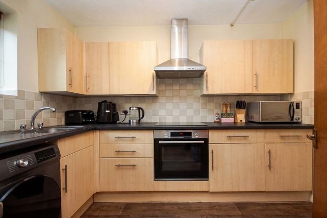 Flat 1, 1, Rowley Mews, Dursley photo 2