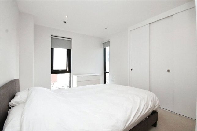 Apartment 57, 2, Hardwicks Square, London photo 3