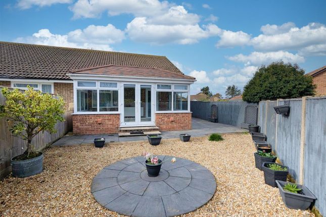 2-bed other on 11, Home Farm Close, Sandown, £225,000